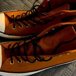 Converse All Stars wheat an Cream worn once excellent condition men’s size 10